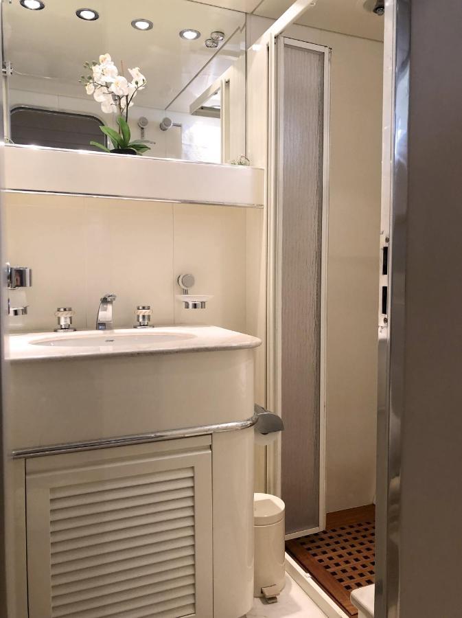 Home Sweet Boat - Chambres D'Hotes Empuriabrava Zewnętrze zdjęcie