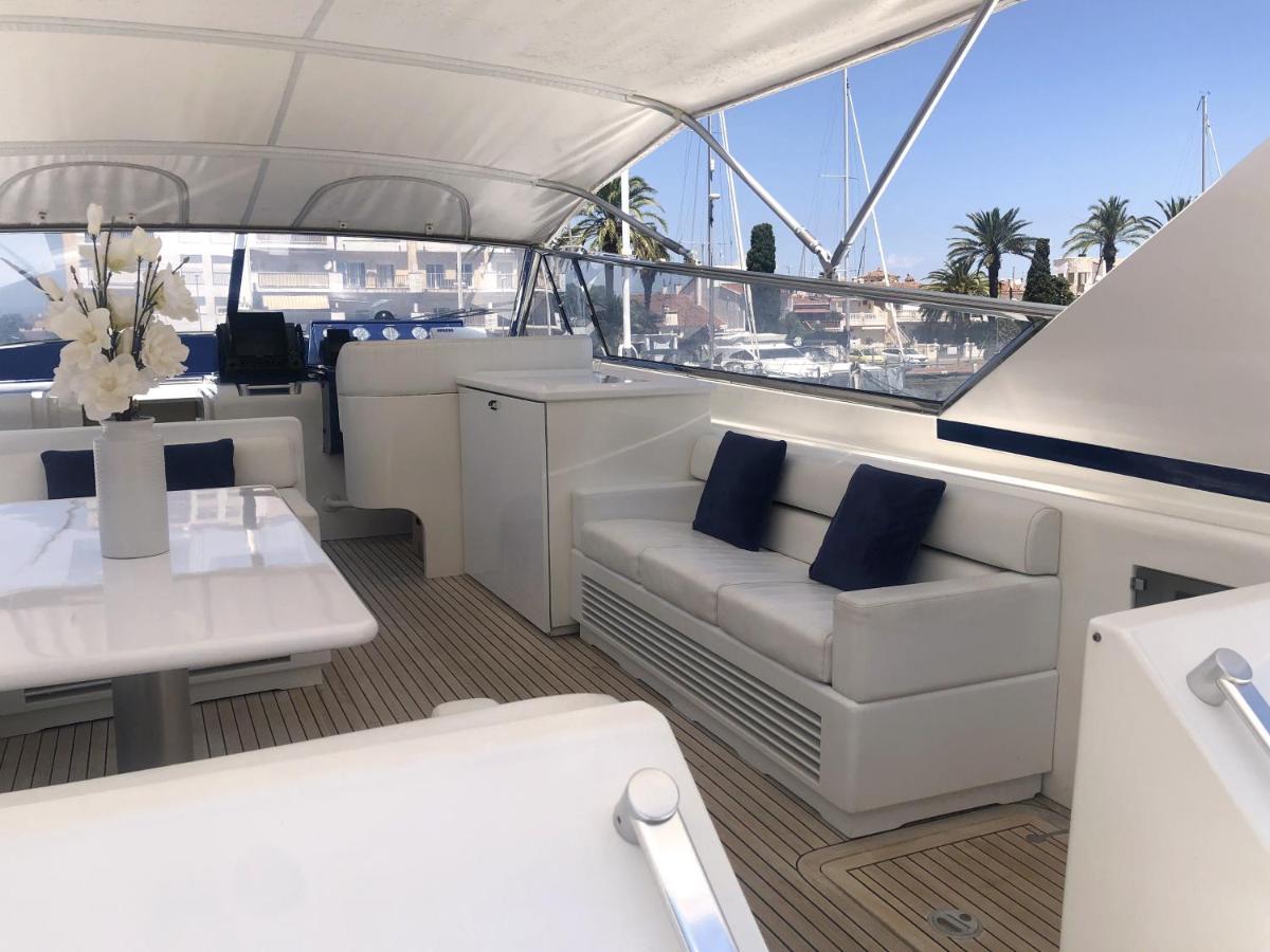 Home Sweet Boat - Chambres D'Hotes Empuriabrava Zewnętrze zdjęcie